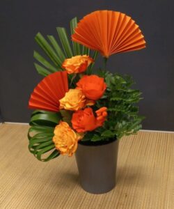 Eventail en papier, rose et piment